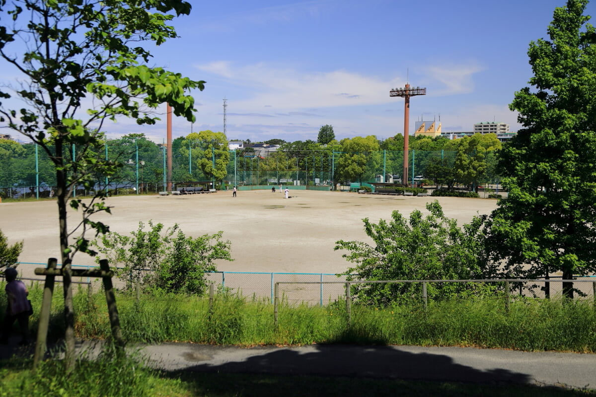 新海池公園の写真 ©Tomio344456(CC BY-SA 4.0)