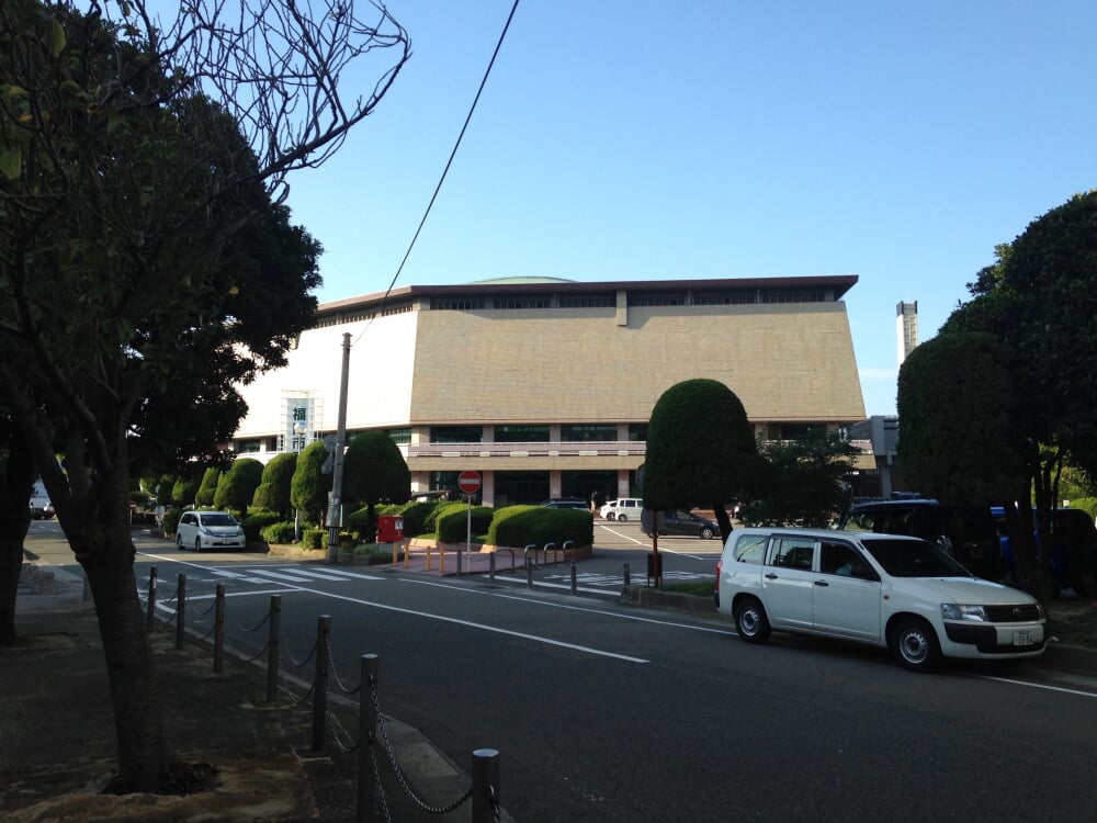 福岡市民会館の写真 ©そらみみ(CC BY-SA 4.0)