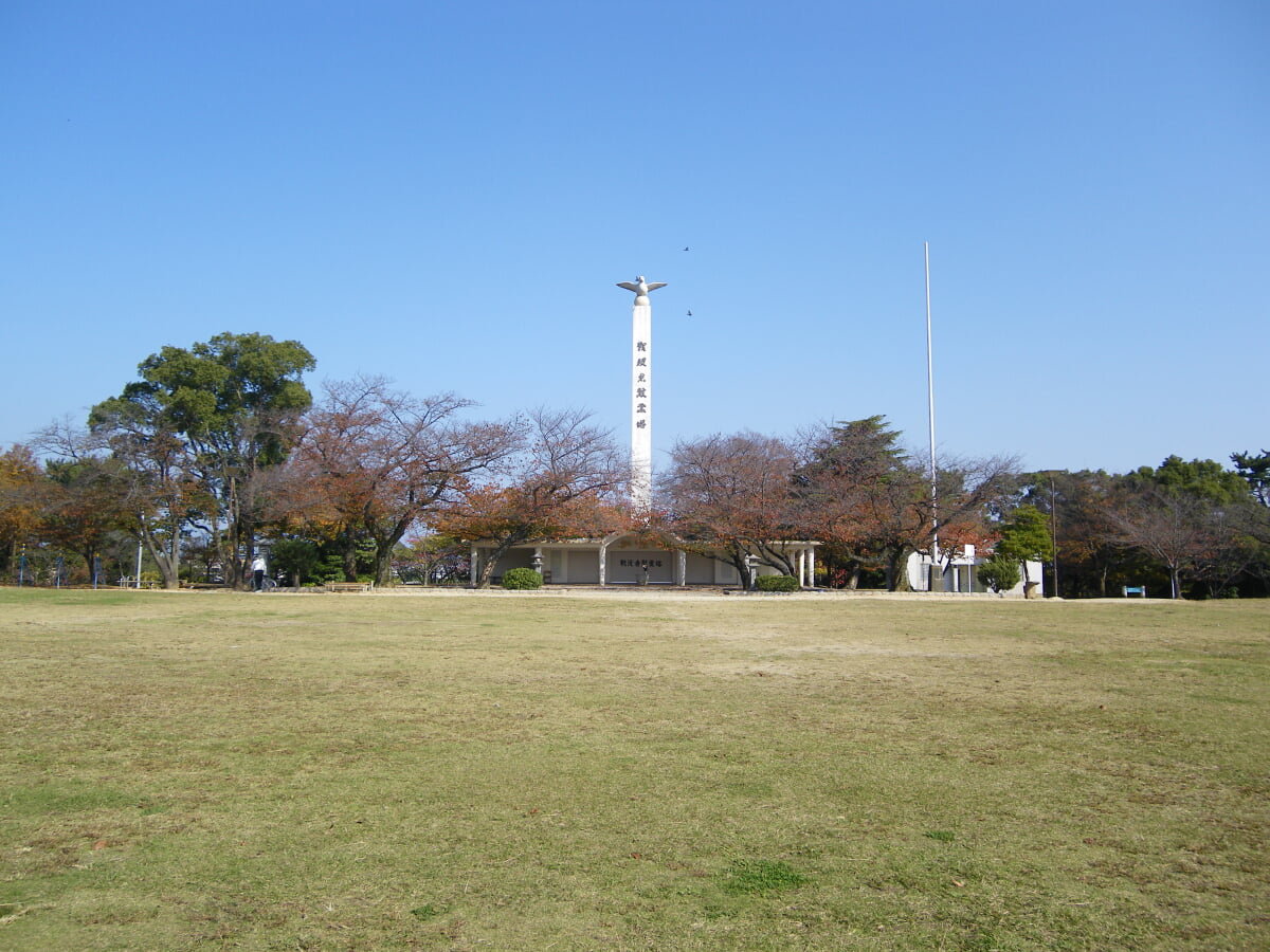 夜宮公園の写真 ©Kugel(Public domain)