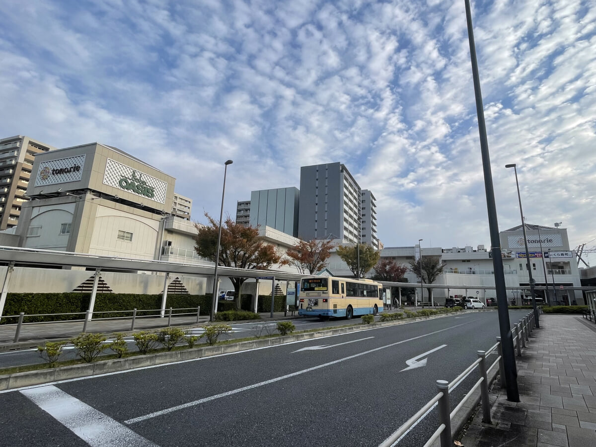 トナリエ南千里の写真 ©Tokumeigakarinoaoshima(CC BY-SA 4.0)