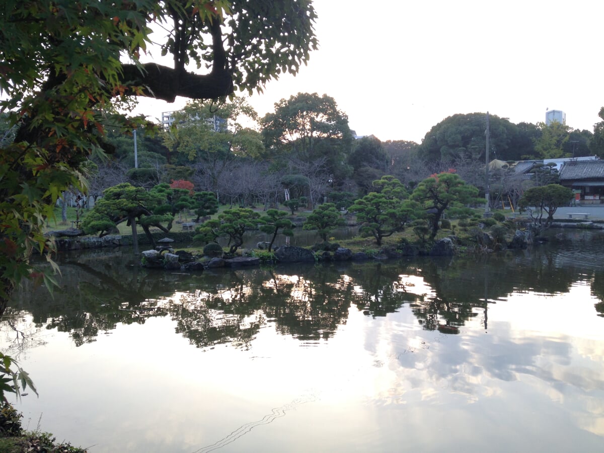 三柱神社の写真 ©そらみみ(CC BY-SA 4.0)