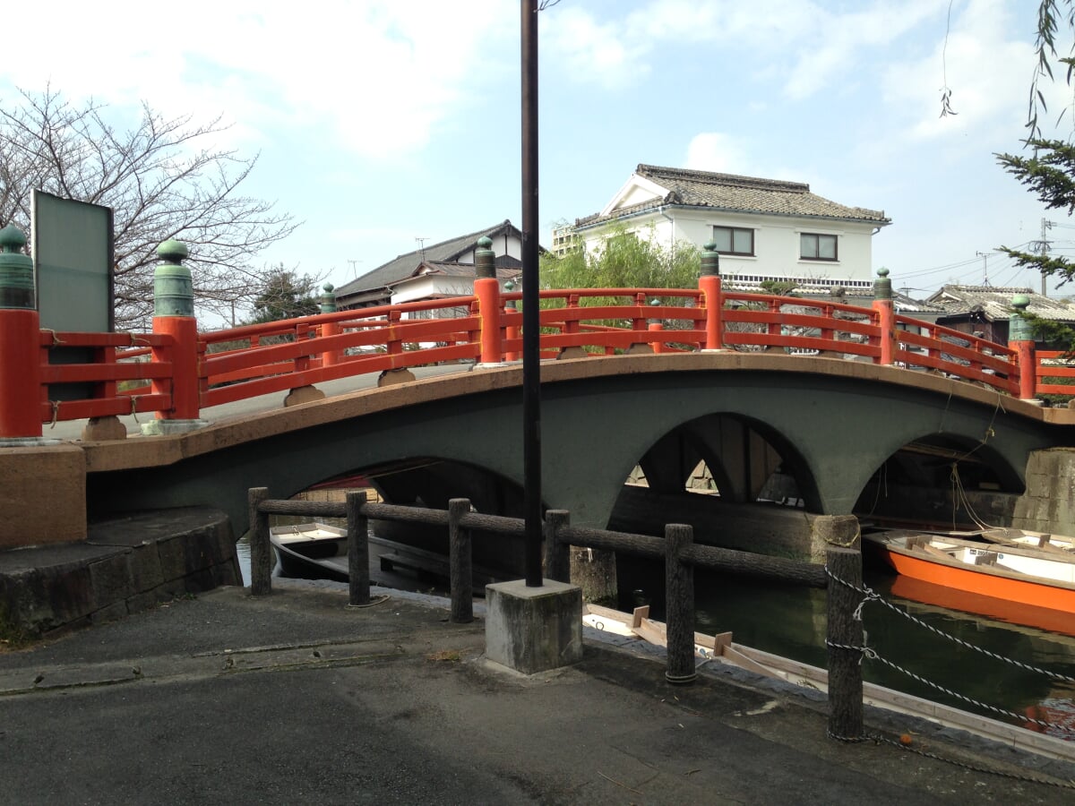 三柱神社の写真 ©そらみみ(CC BY-SA 4.0)