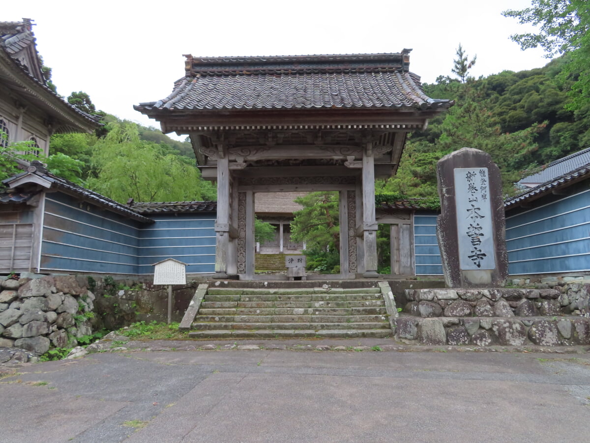 阿岸本誓寺の写真 ©運動会プロテインパワー(CC BY-SA 4.0)