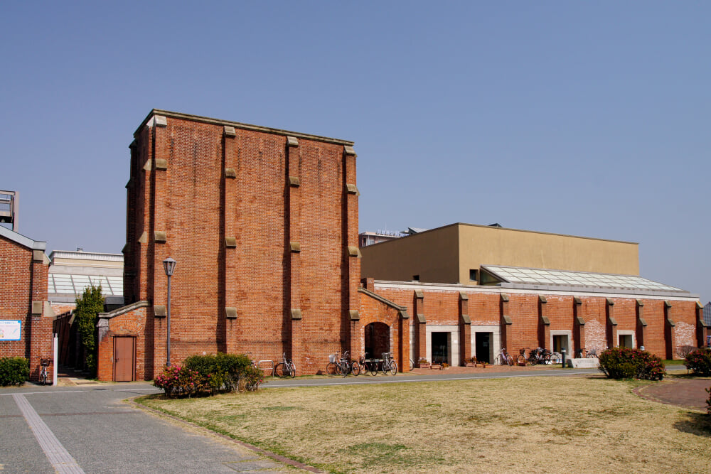 洲本市立洲本図書館の写真 ©663highland(CC-BY-SA-3.0)