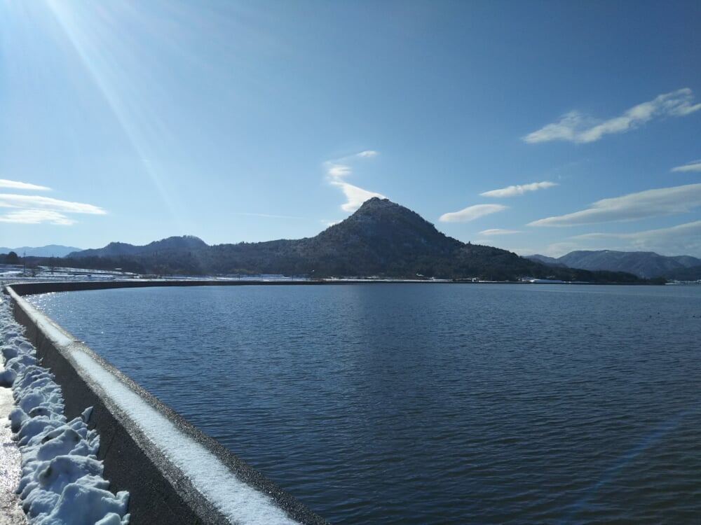 久美浜湾の写真 ©VinayaMoto(CC BY-SA 4.0)