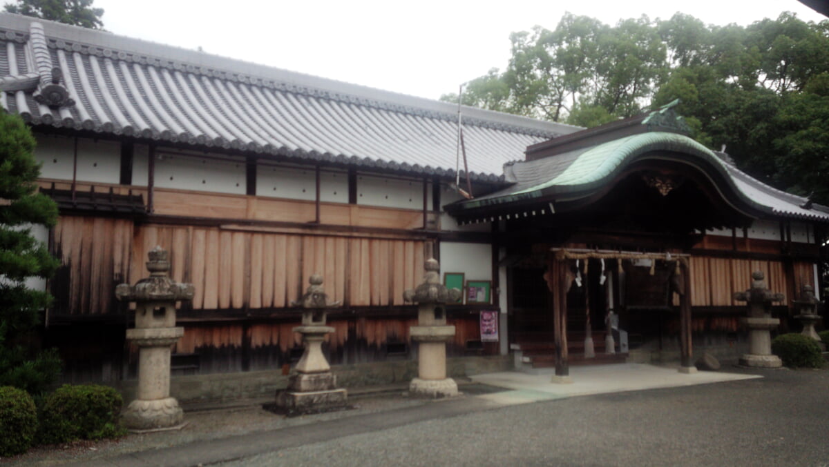 蟻通神社の写真 ©Nkdt77-7(CC BY-SA 4.0)