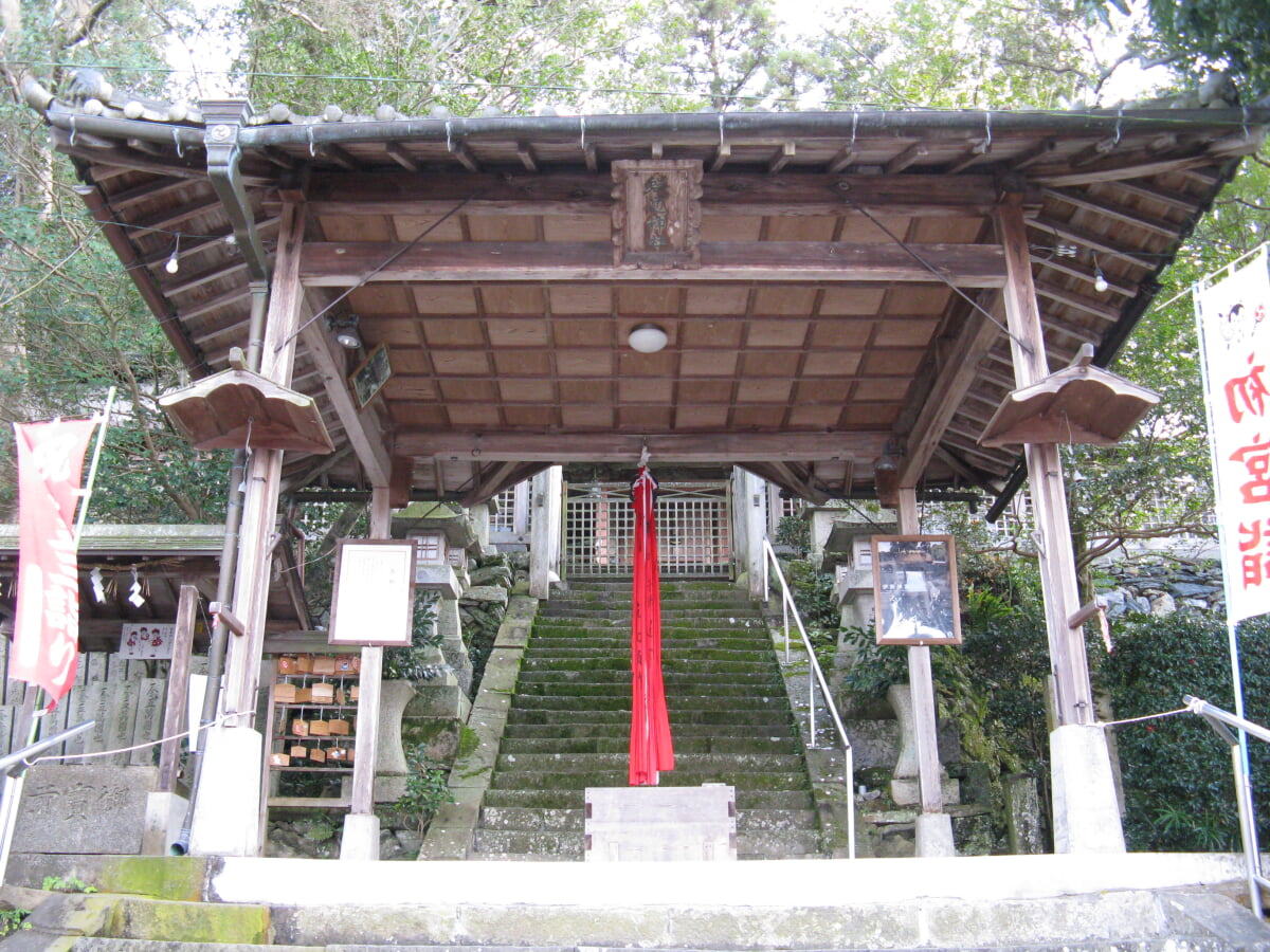 蟻通神社の写真 ©KENPEI(CC-BY-SA-3.0)