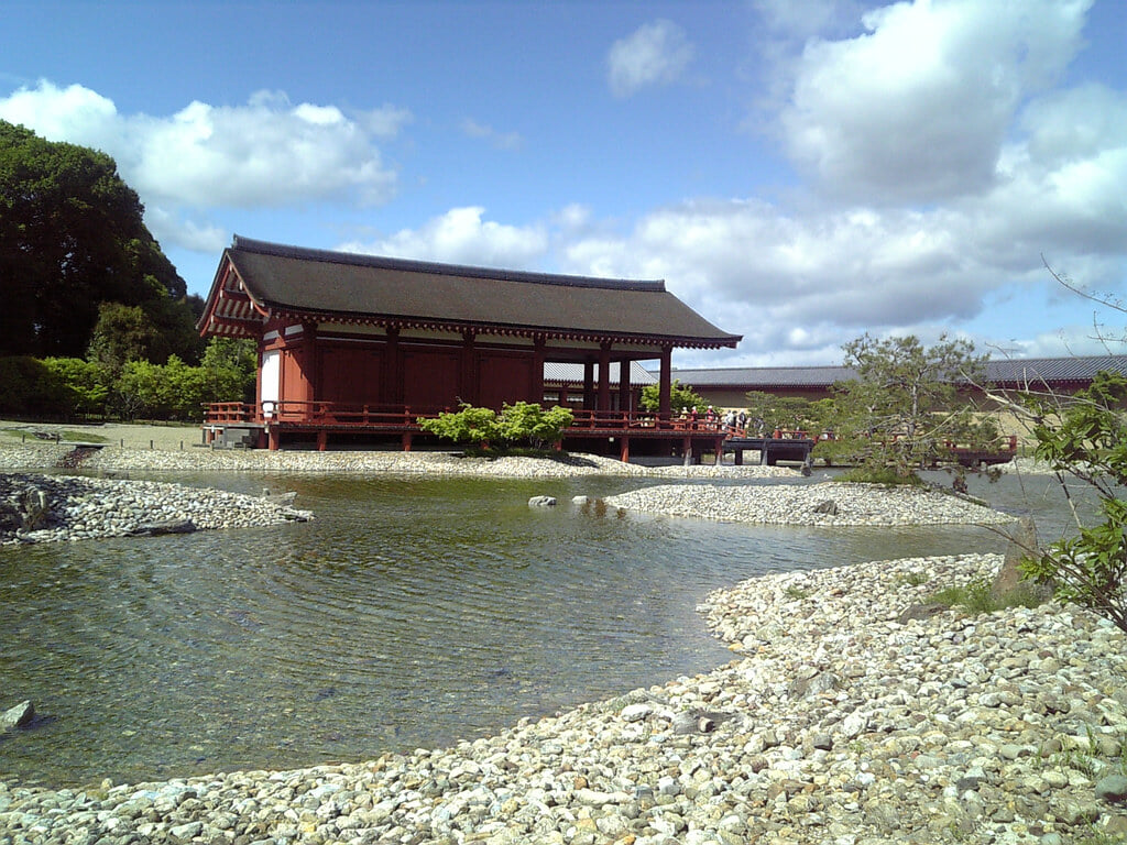 東院庭園の写真 ©Tamago Moffle(CC BY-SA 2.0)