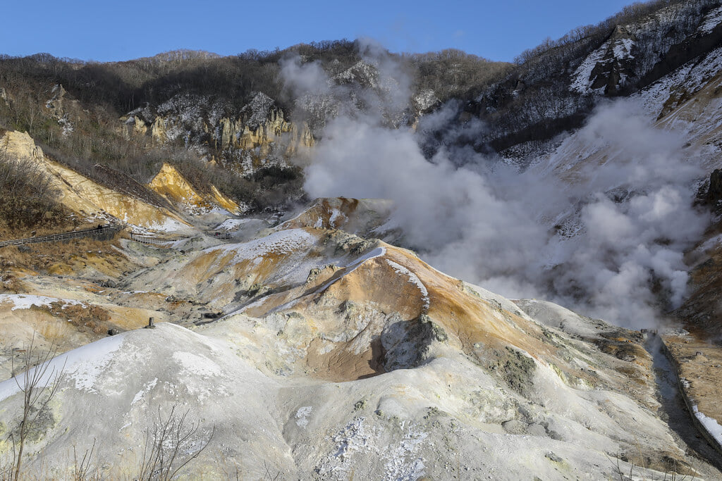 地獄谷の写真 ©bryan...(CC BY-SA 2.0)