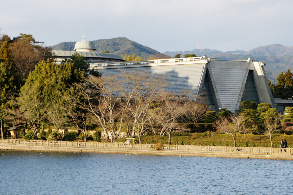 国立京都国際会館の写真 ©663highland(CC-BY-SA-3.0)