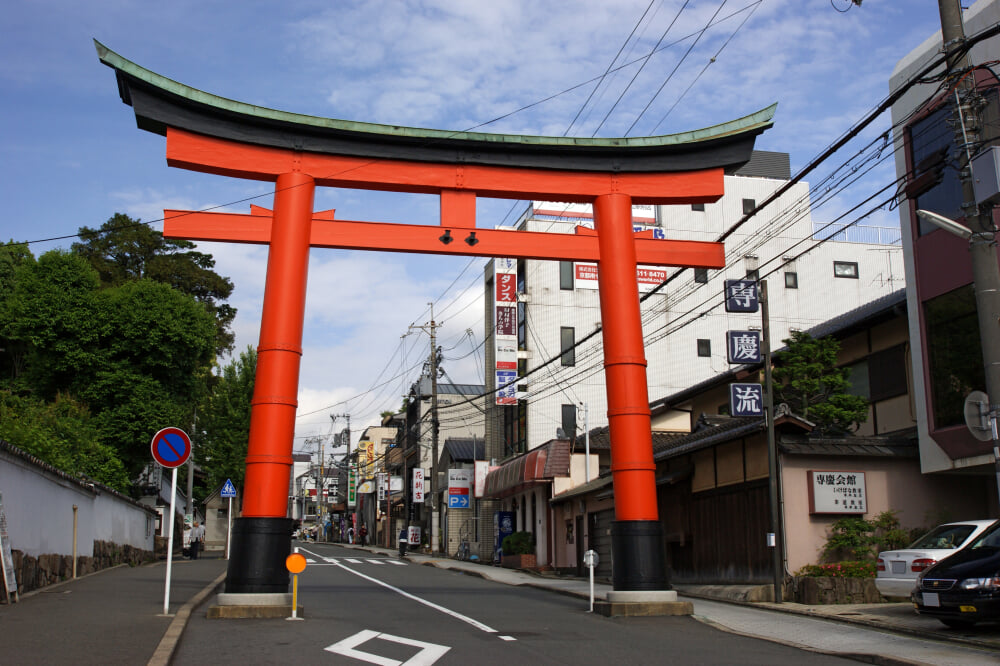 御香宮神社の写真 ©663highland(CC-BY-SA-3.0)