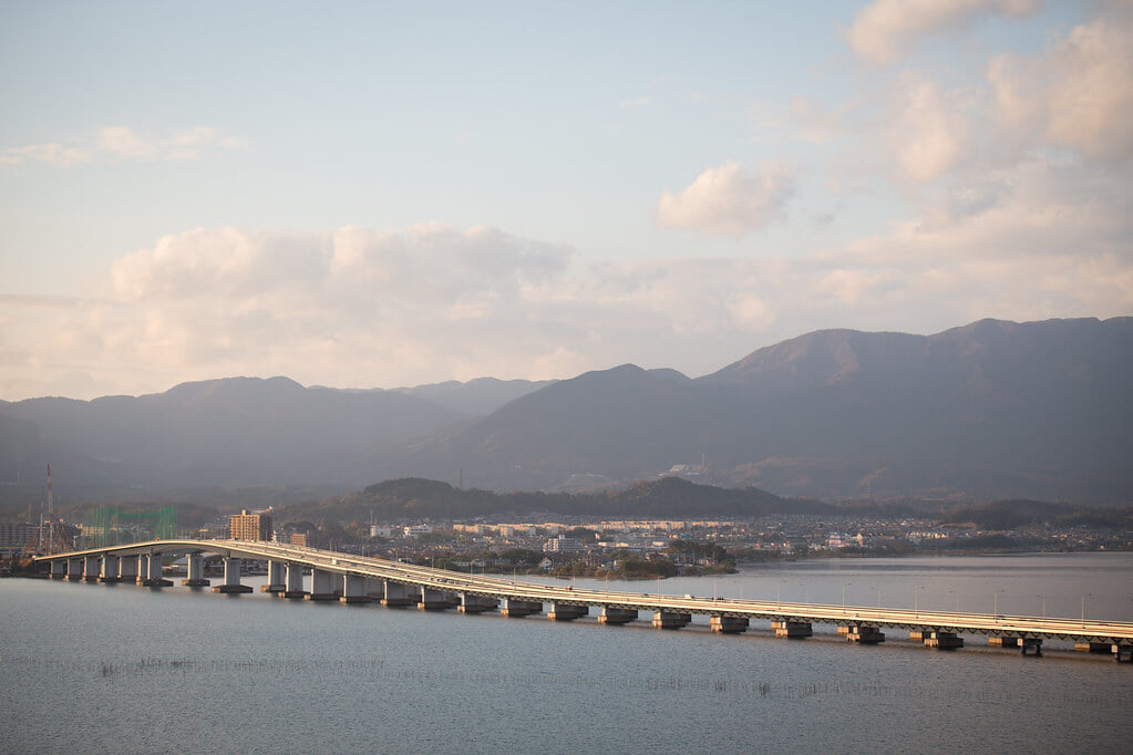 琵琶湖大橋の写真 ©photoconjapan(CC BY-SA 2.0)