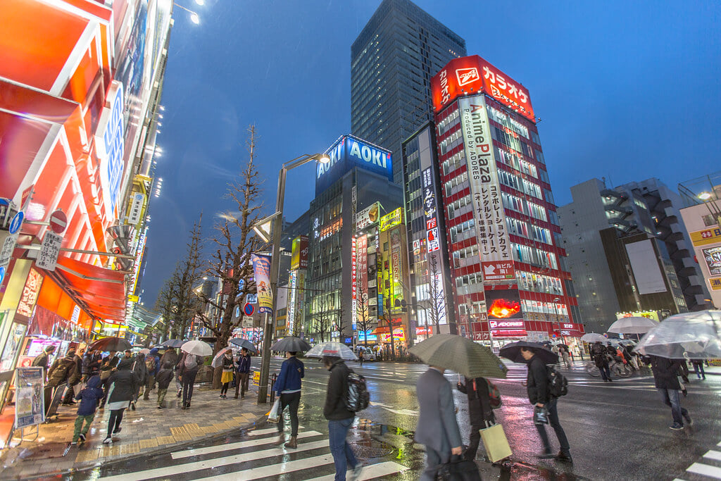 秋葉原電気街の写真 ©IQRemix(CC BY-SA 2.0)