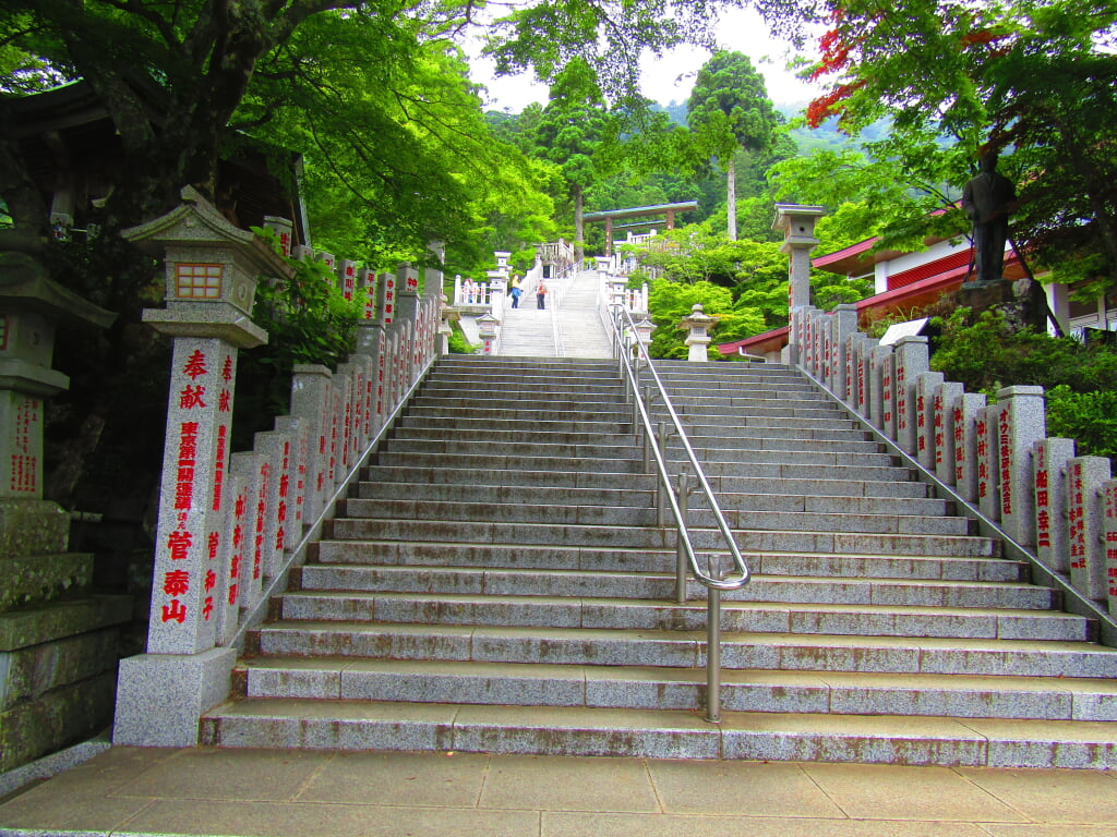 大山阿夫利神社の写真 ©Dandy1022(CC BY-SA 3.0)