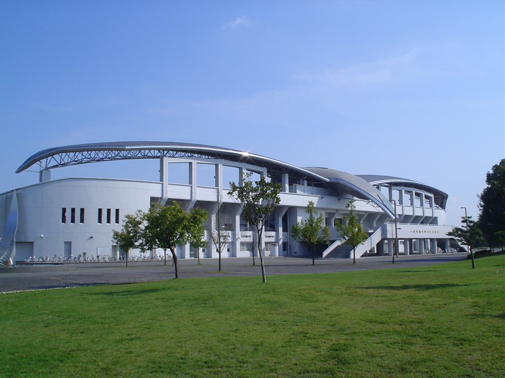 光明寺公園球技場の写真 ©Carkuni(Public domain)