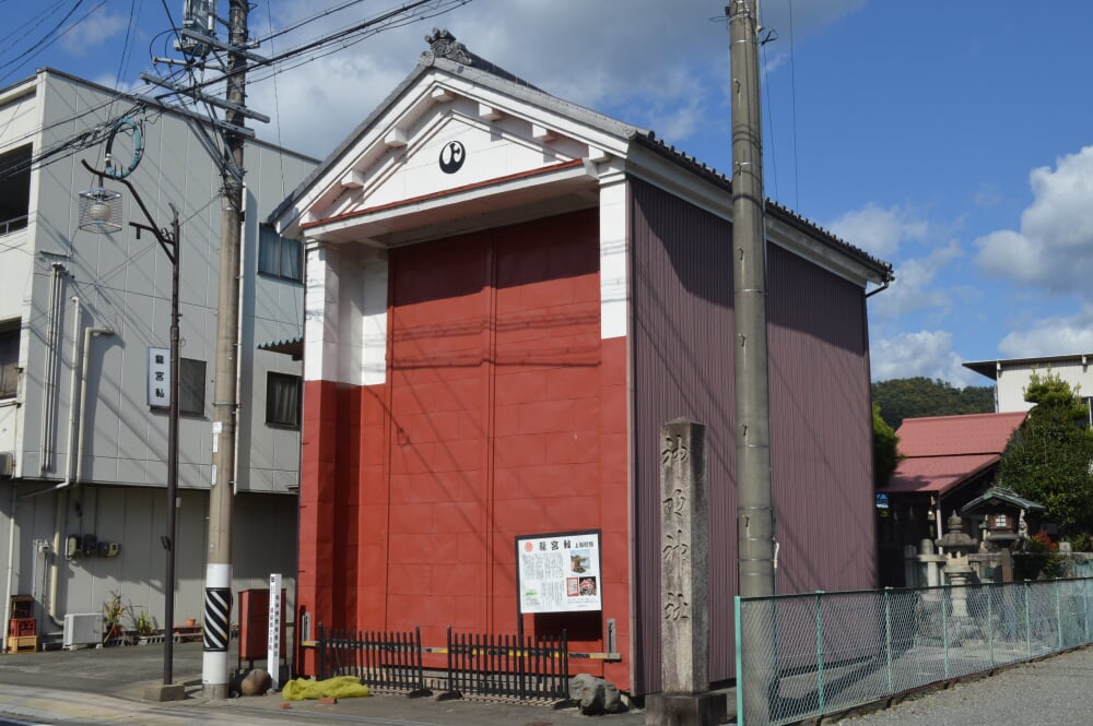 三輪神社の写真 ©Asturio(CC BY-SA 4.0)