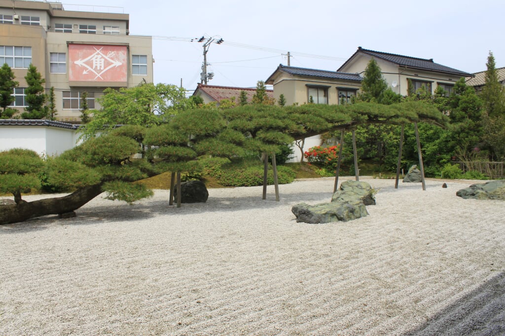 念珠の松庭園の写真 ©くろふね(CC BY 3.0)