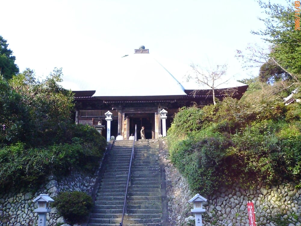 油山寺の写真 ©Yoshiichi~commonswiki(Public domain)