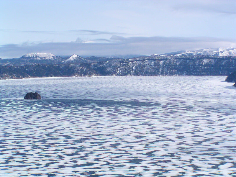 摩周湖の写真 ©通(CC BY-SA 3.0)