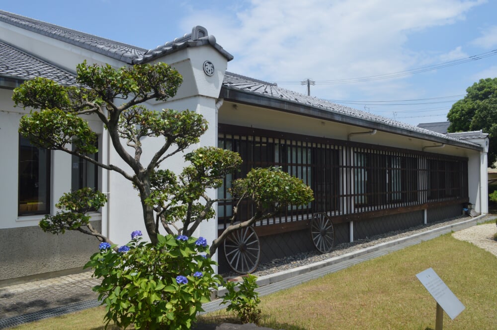 北方町立図書館の写真 ©Asturio(CC BY-SA 4.0)