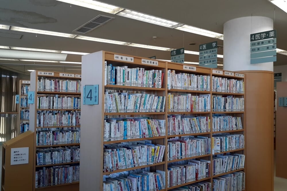 池田町図書館の写真 ©Asturio(CC BY-SA 4.0)