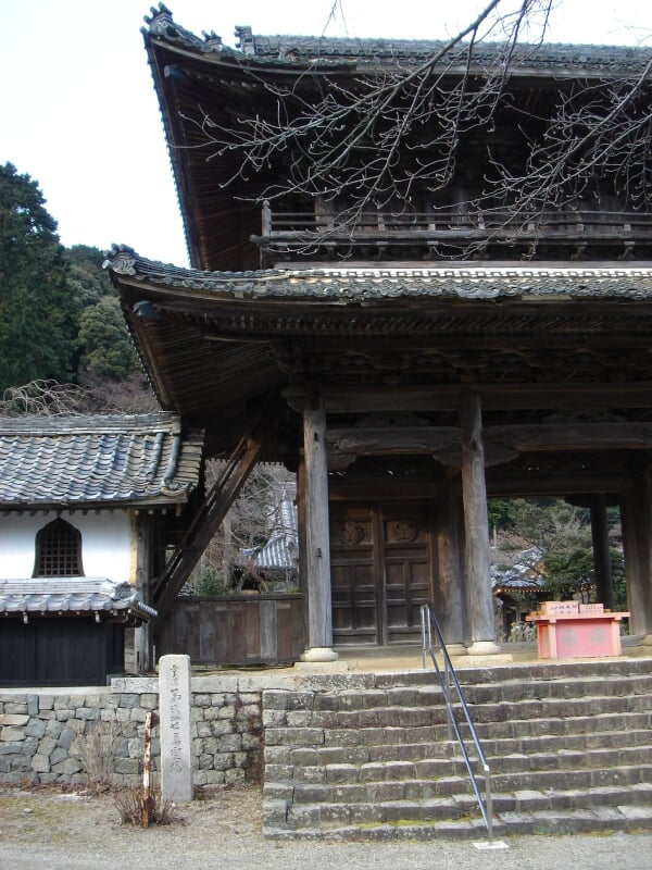 行基寺の写真 ©Monami(CC BY-SA 3.0)