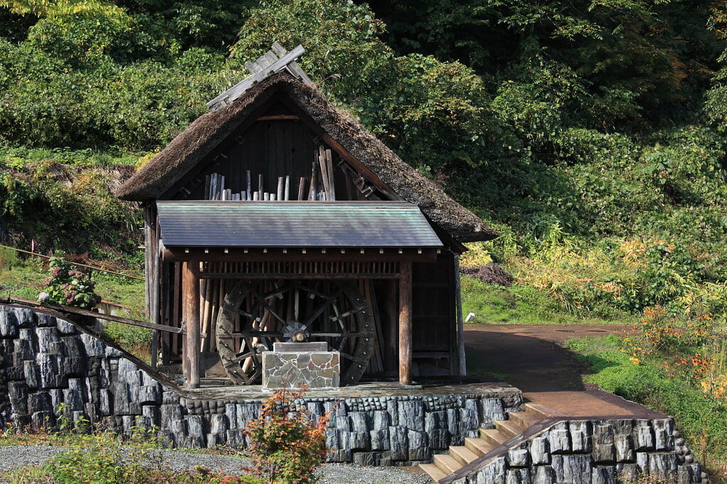 多層民家の写真 ©TANAKA Juuyoh (田中十洋)(CC BY 2.0)