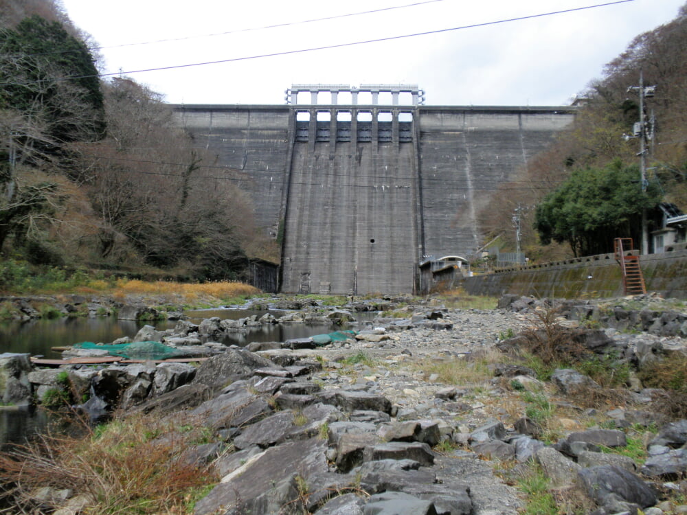 湯原ダムの写真 ©Phronimoi(CC BY-SA 3.0)