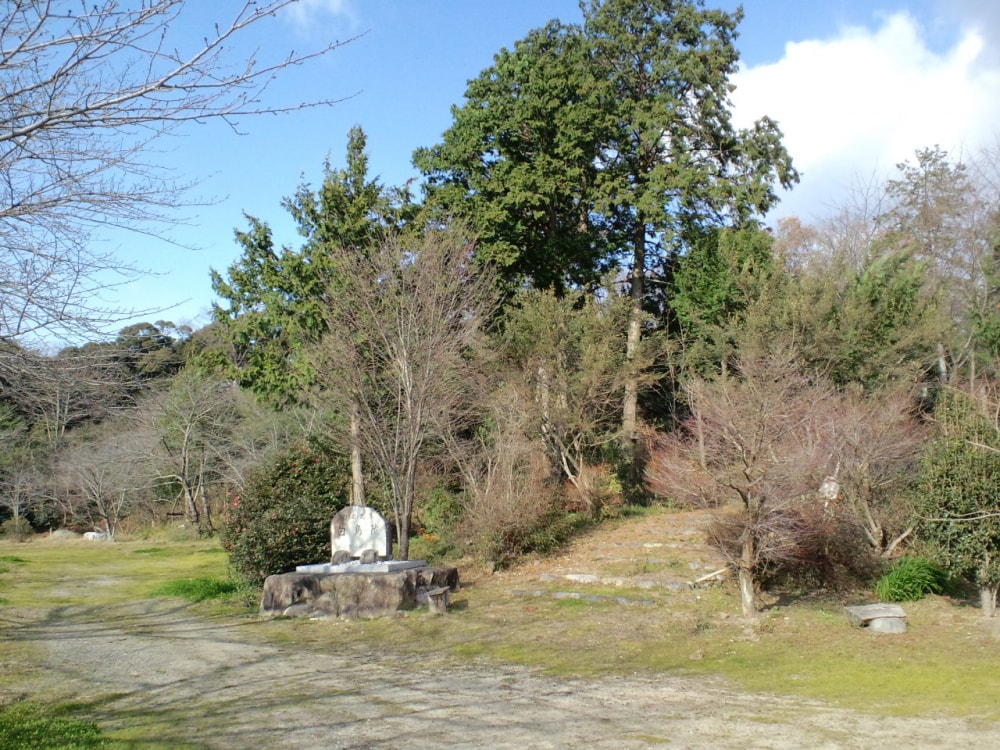 白鳥塚古墳の写真 ©Hiroyuki0904(Public domain)