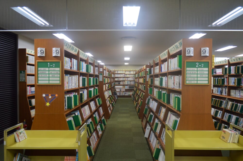 知多市立中央図書館の写真 ©Asturio(CC BY-SA 4.0)