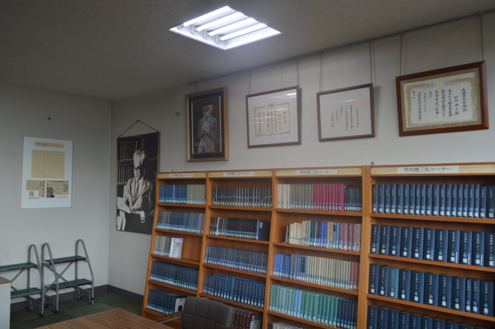 知多市立中央図書館の写真 ©Asturio(CC BY-SA 4.0)