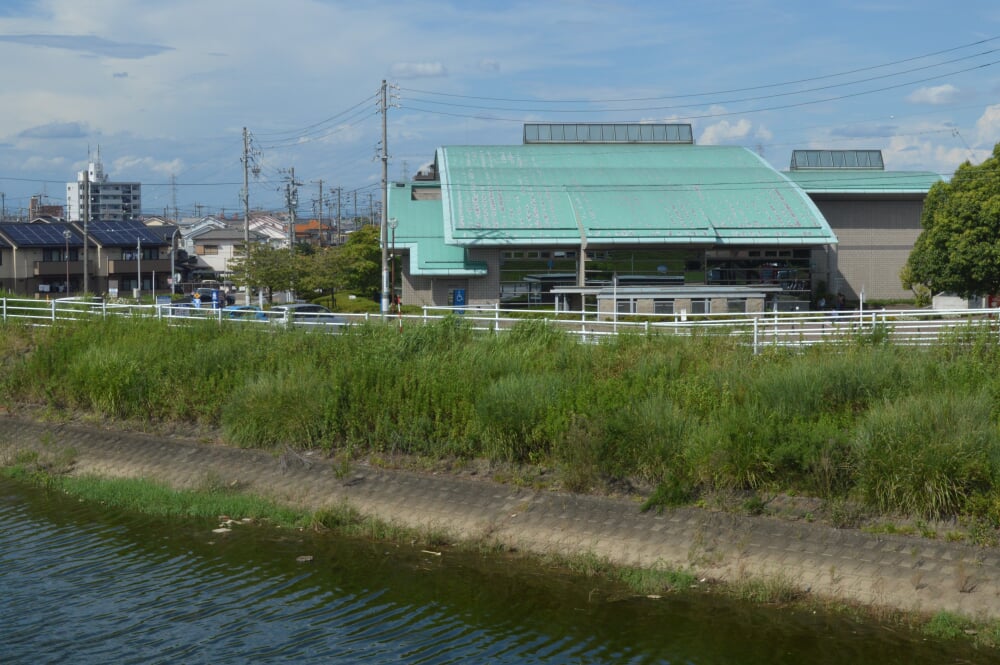 蟹江町図書館の写真 ©Asturio(CC BY-SA 4.0)