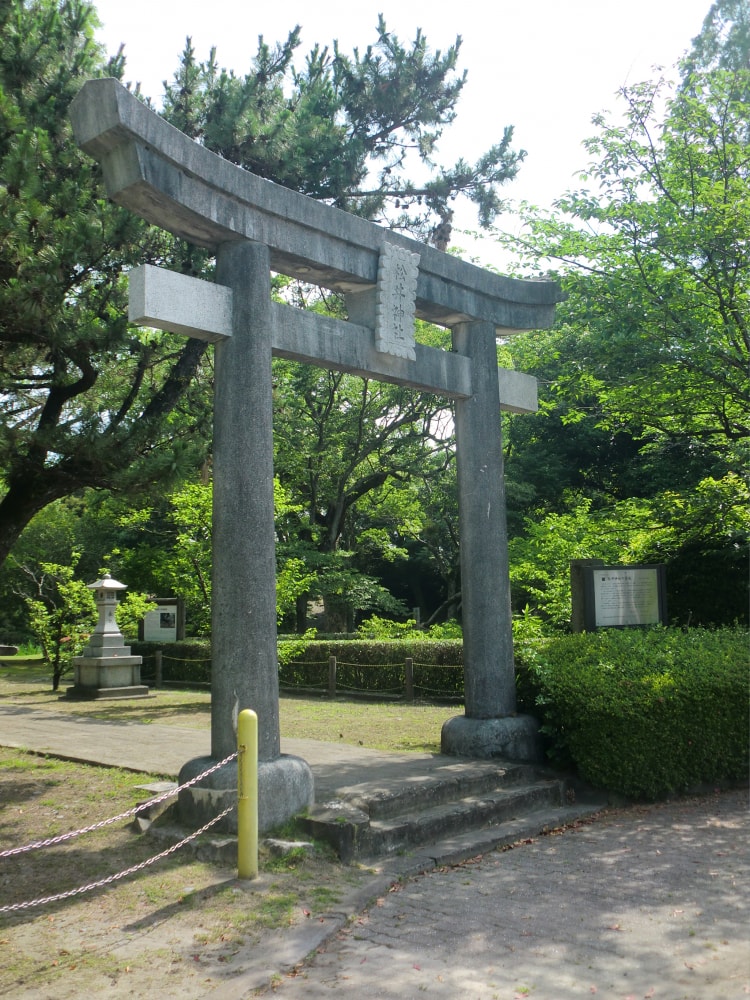 松井神社の写真 ©Hyolee2(CC BY-SA 4.0)