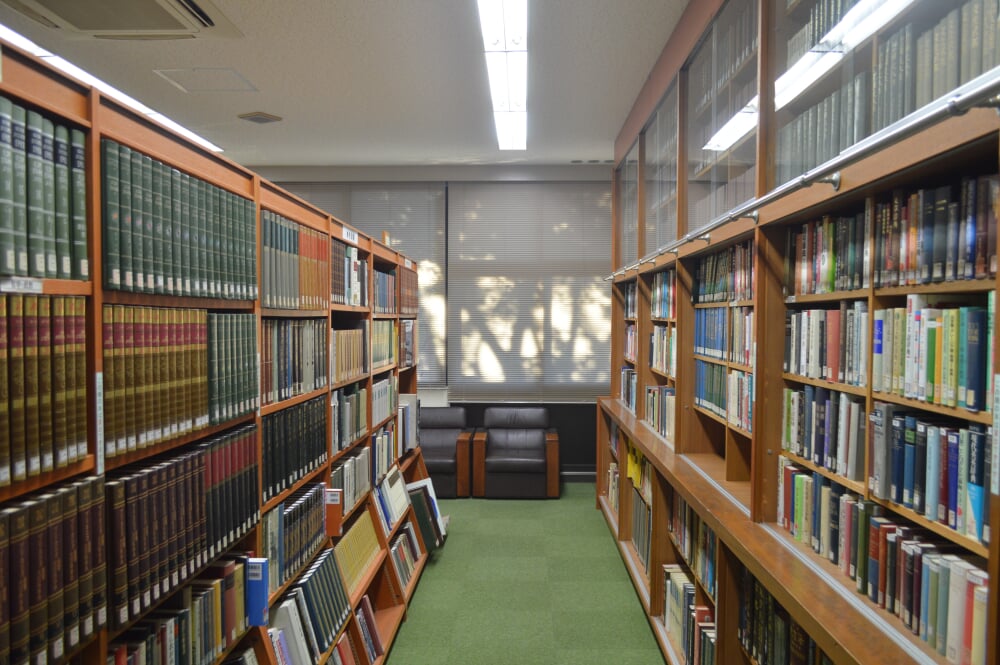 西尾市立吉良図書館の写真 ©Asturio(CC BY-SA 4.0)