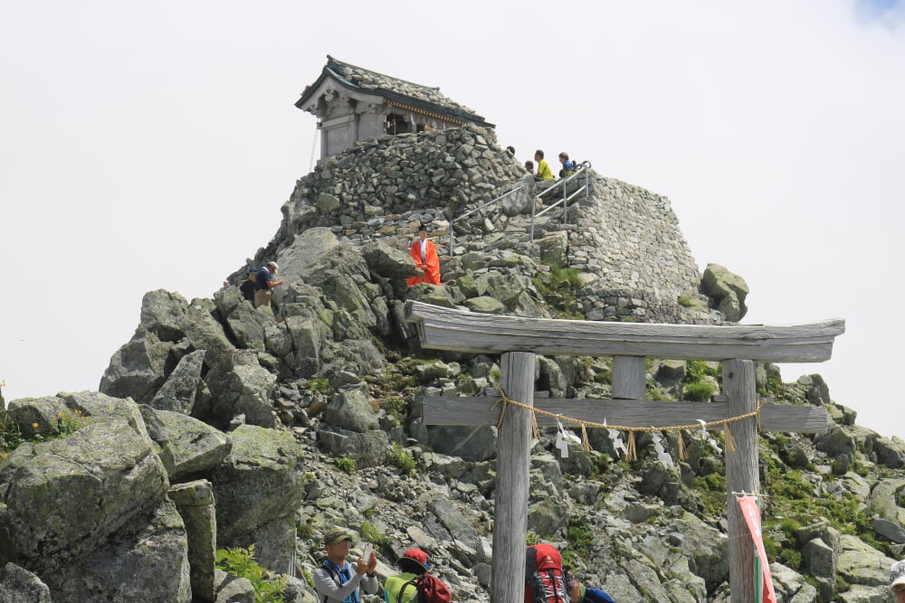 雄山神社の写真 ©Alpsdake(CC BY-SA 4.0)