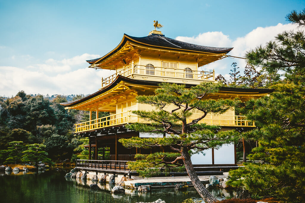 鹿苑寺 金閣寺の写真 ©hans-johnson(CC BY-ND 2.0)