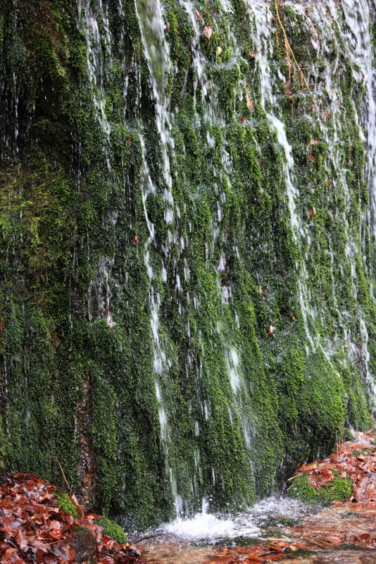 軽井沢・白糸の滝の写真 ©TANAKA Juuyoh (田中十洋)(CC BY 2.0)