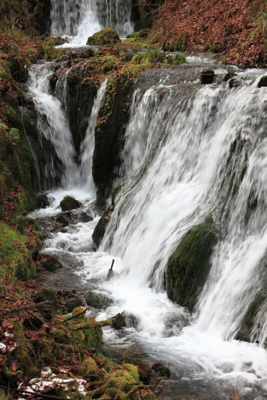 軽井沢・白糸の滝の写真 ©TANAKA Juuyoh (田中十洋)(CC BY 2.0)