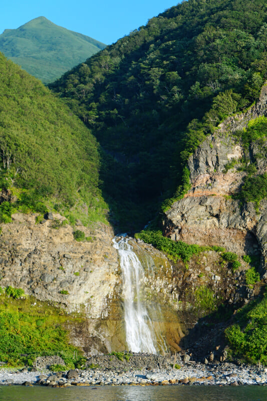 カムイワッカ湯の滝の写真 ©663highland(CC-BY-SA-3.0)